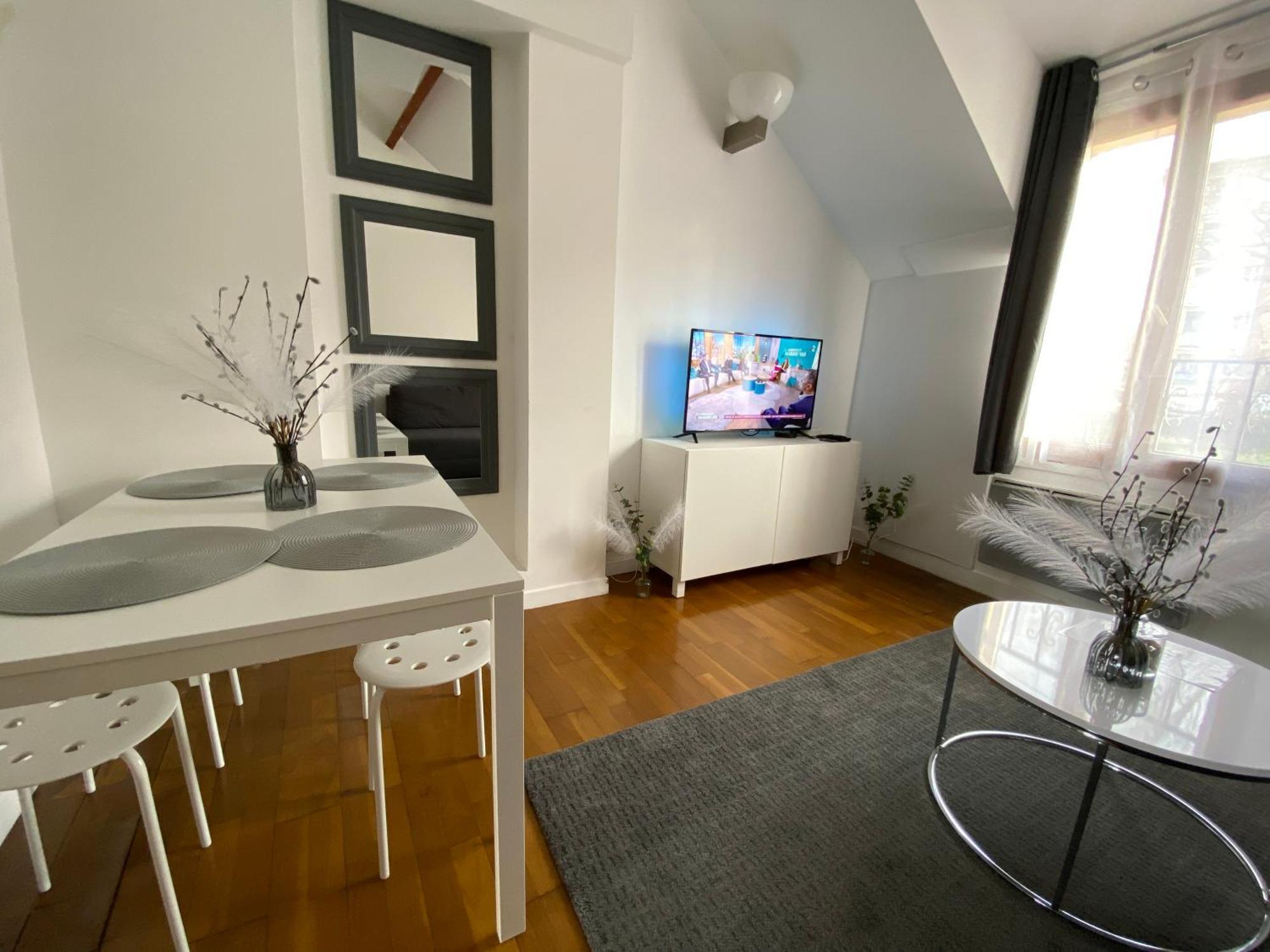 Duplex Minimaliste - 30 Min De Paris Apartment Saint-Ouen-l'Aumone